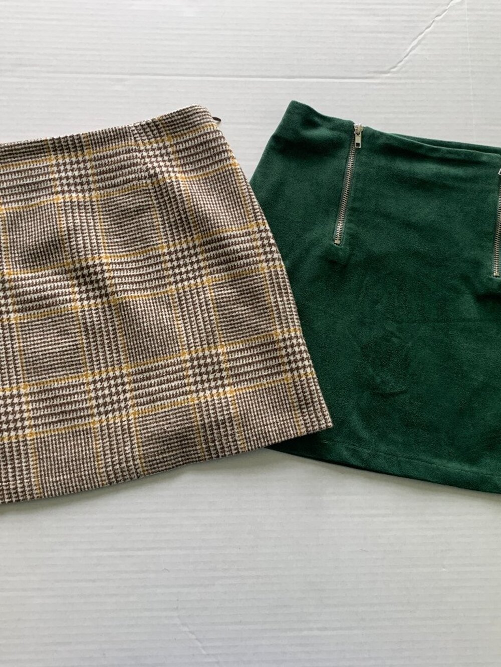 Forever 21 Lot 2 skirts plaid lined brown green faux suede zip Sz L mini winter